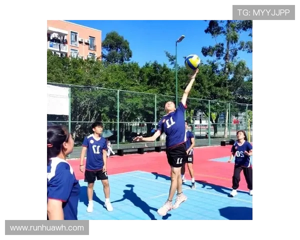 重庆排球队的奋斗与荣耀：一段排球精神的真实纪实之旅